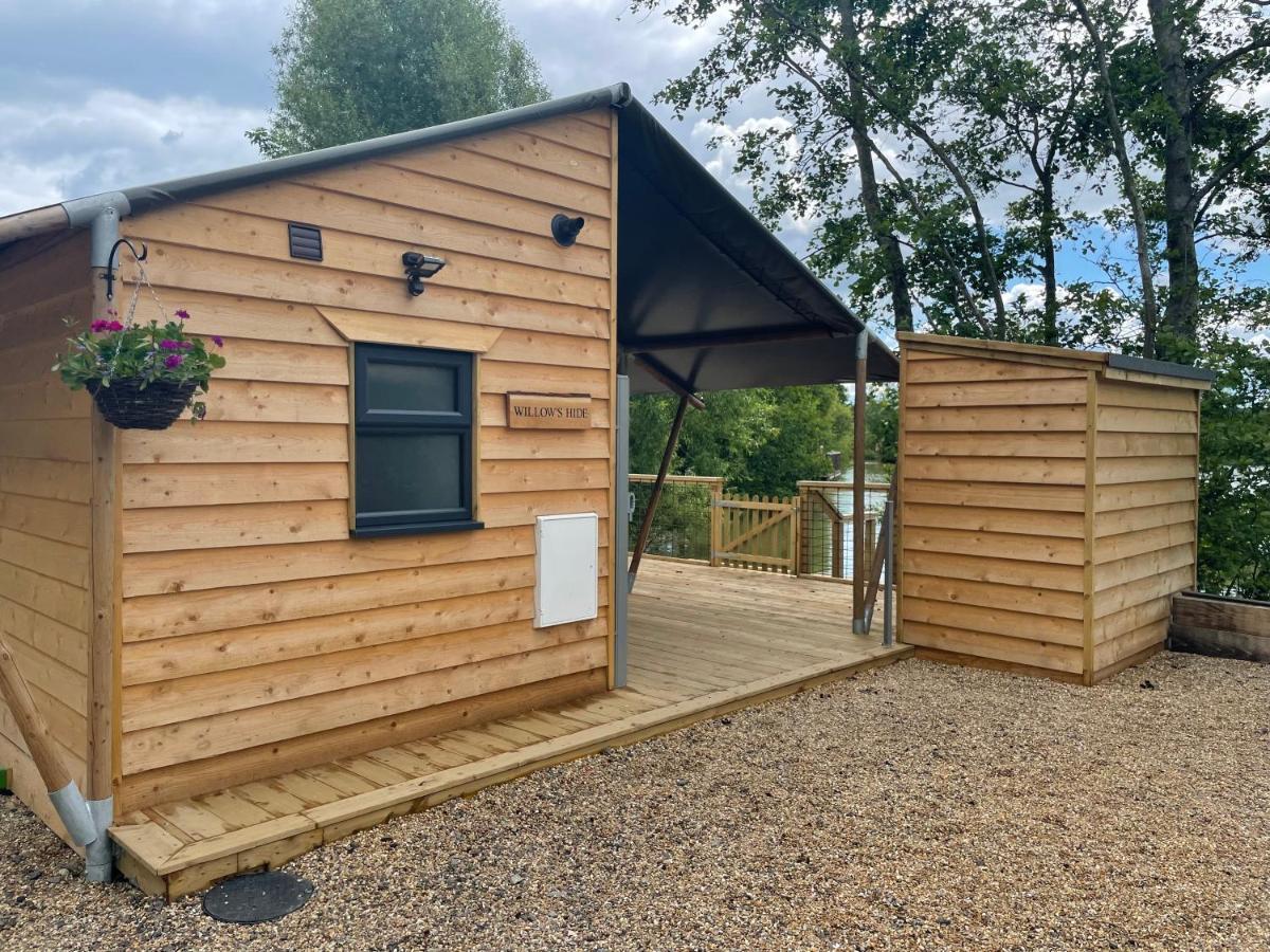Hotel Sumners Ponds Fishery & Campsite Horsham Exterior foto