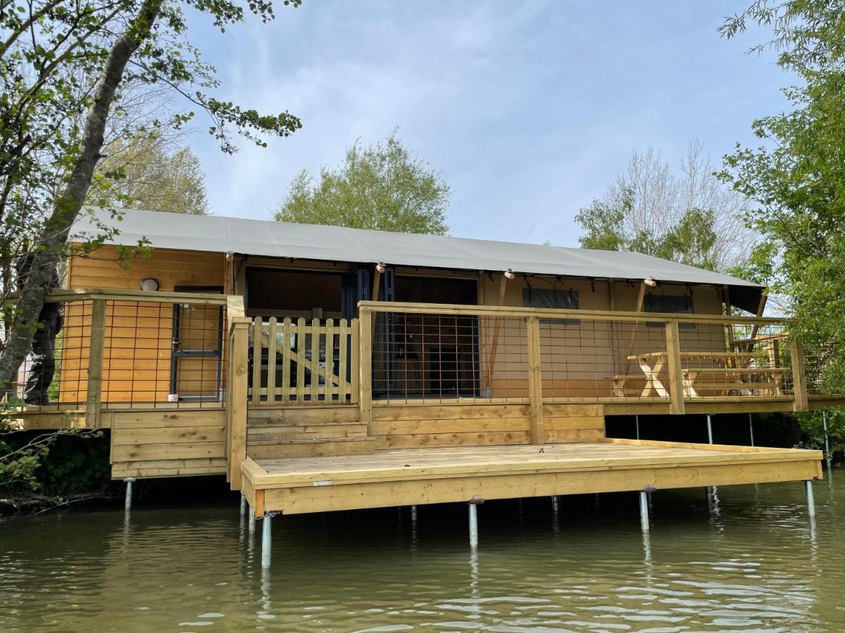 Hotel Sumners Ponds Fishery & Campsite Horsham Exterior foto
